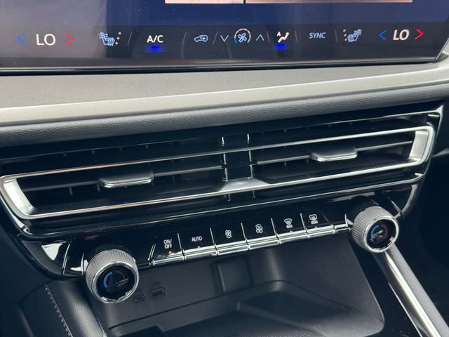 New 2026 Chevrolet Traverse LT w/ Driver Confidence Package image 15
