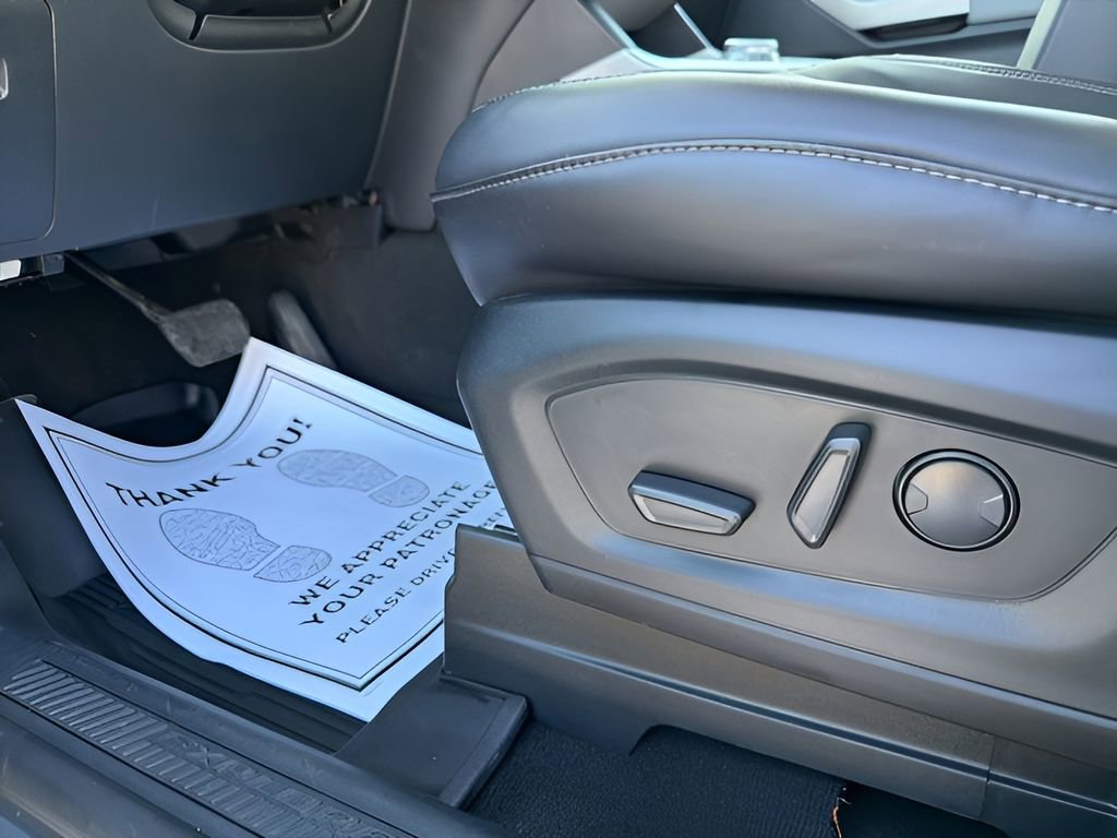 Used 2023 Ford Explorer XLT w/ Equipment Group 202A image 26