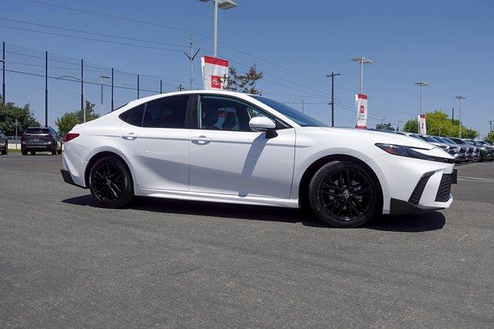 Certified 2025 Toyota Camry SE w/ Convenience Package FWD image 4
