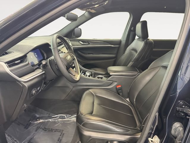 Used 2024 Jeep Grand Cherokee L Limited AWD/4WD image 8