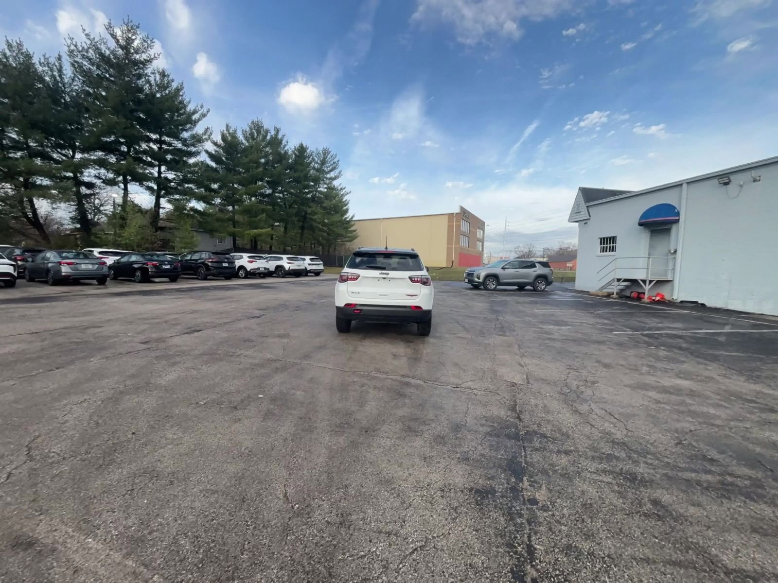 Used 2025 Jeep Compass Trailhawk image 16