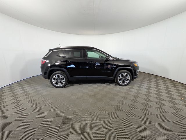 Used 2019 Jeep Compass Limited w/ Safety & Security Group AWD/4WD image 3