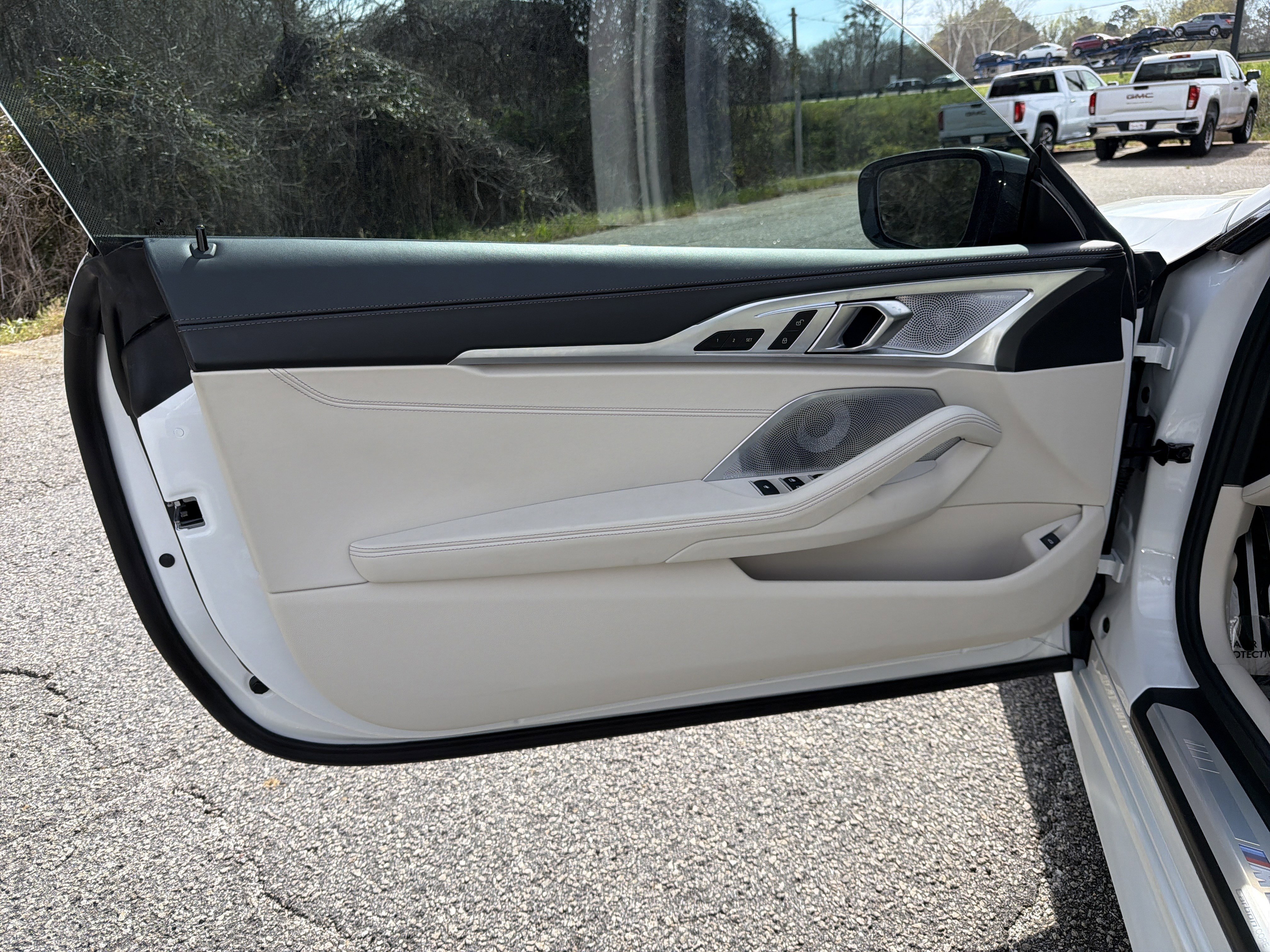 Used 2022 BMW M850i xDrive M850i xDrive Convertible w/ M Carbon Exterior Package image 12