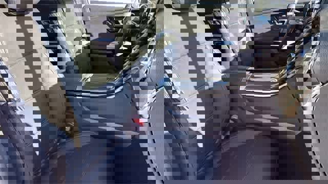 Certified 2025 Mercedes-Benz GLC 300 4MATIC image 35