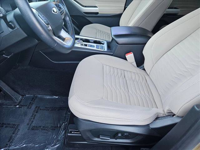 Used 2021 Ford Explorer XLT image 15