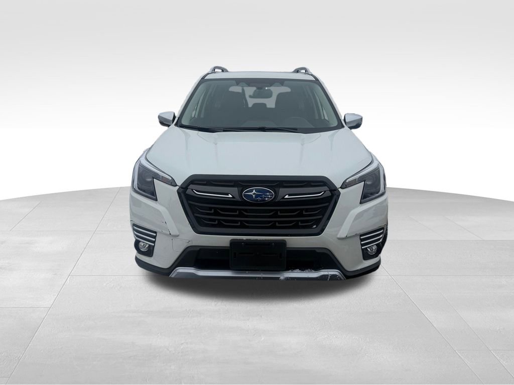 Used 2023 Subaru Forester Touring image 2