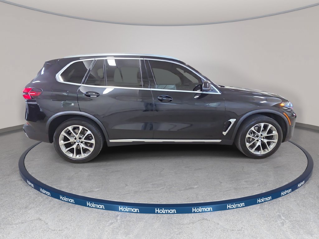 Certified 2024 BMW X5 xDrive40i w/ Premium Package AWD/4WD image 4
