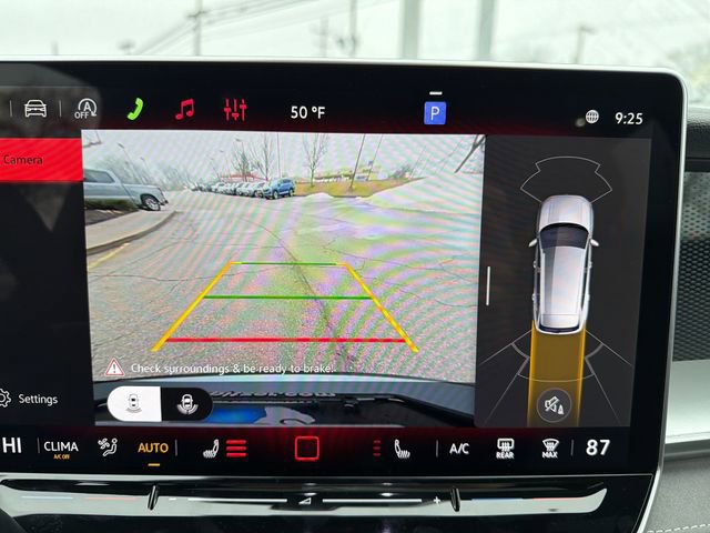 New 2026 Volkswagen Tiguan SE R-Line FWD image 18