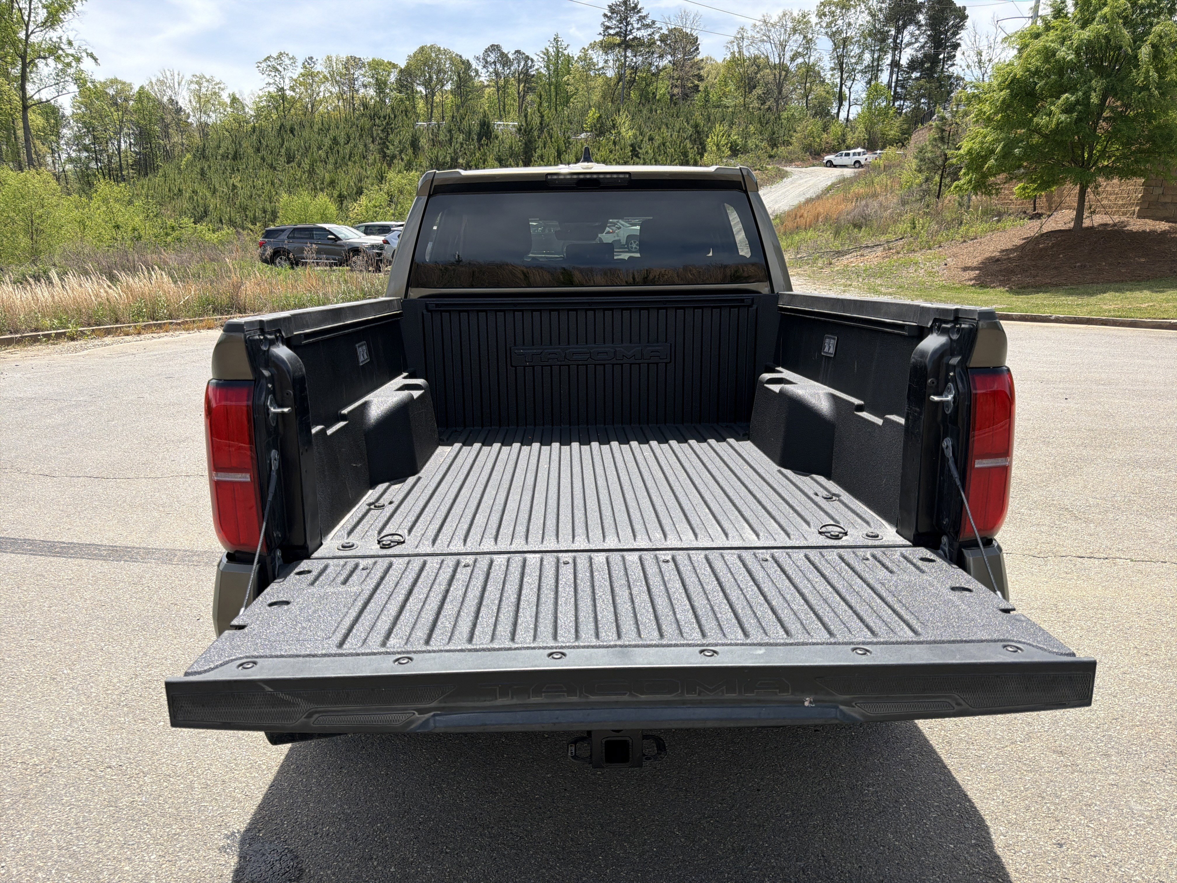 Used 2025 Toyota Tacoma TRD Sport AWD/4WD image 18