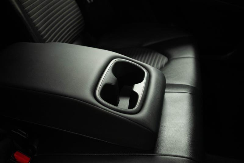 Used 2020 Toyota Camry SE w/ Carpet Mat Package FWD image 17