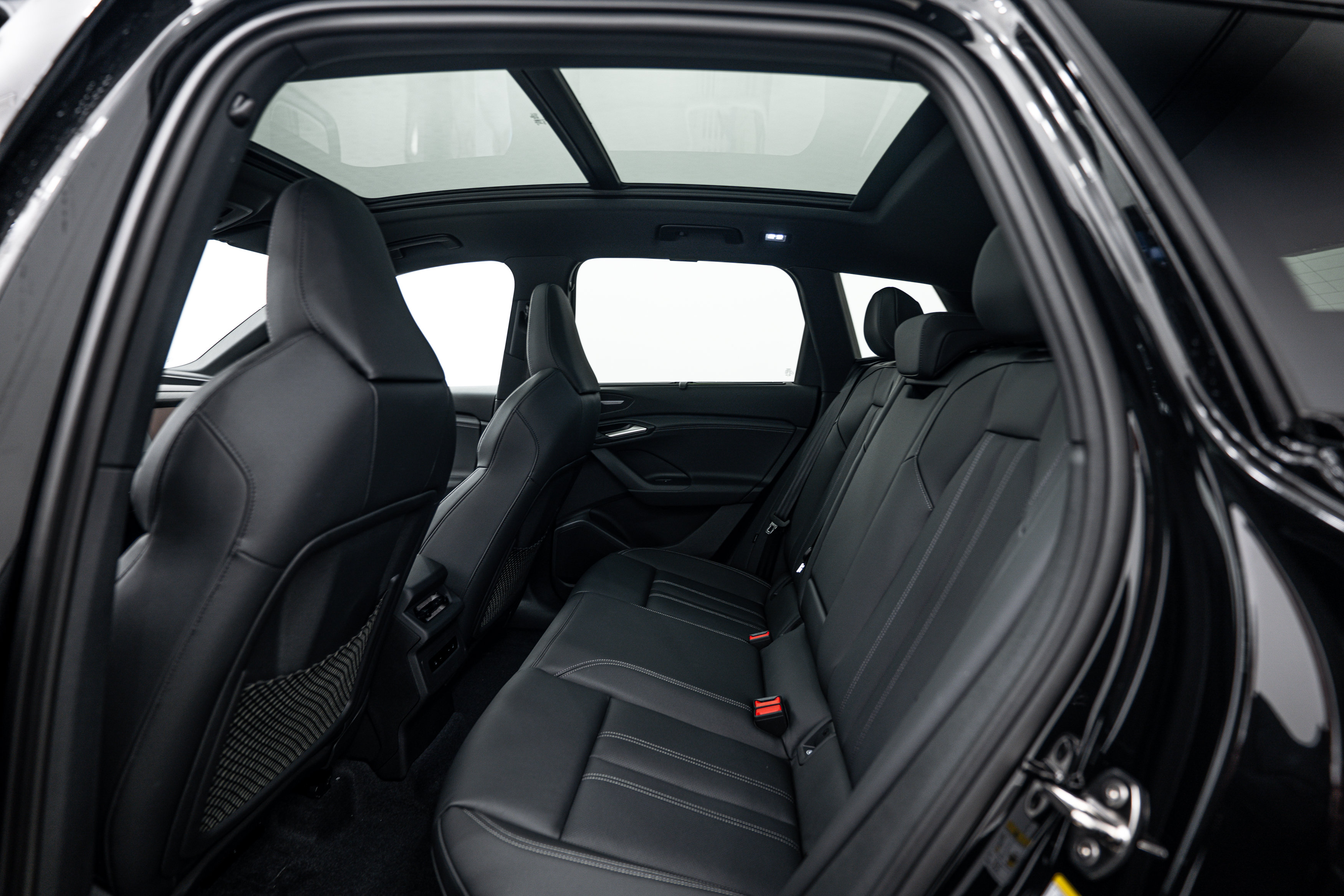 New 2027 Audi SQ6 e-tron Premium Plus AWD/4WD image 19