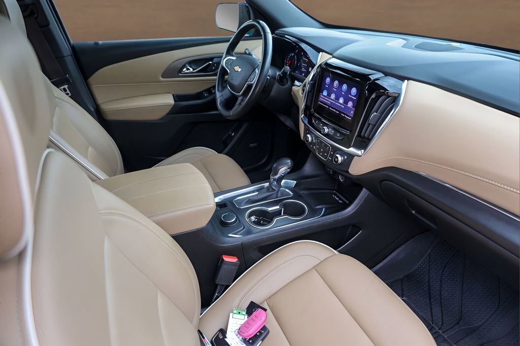 Used 2022 Chevrolet Traverse Premier FWD image 27