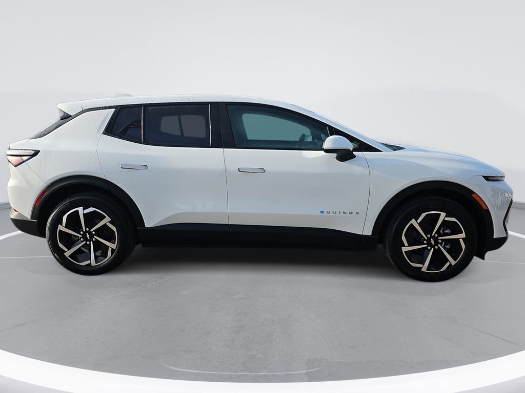 New 2026 Chevrolet Equinox EV LT w/ Comfort Package AWD/4WD image 2