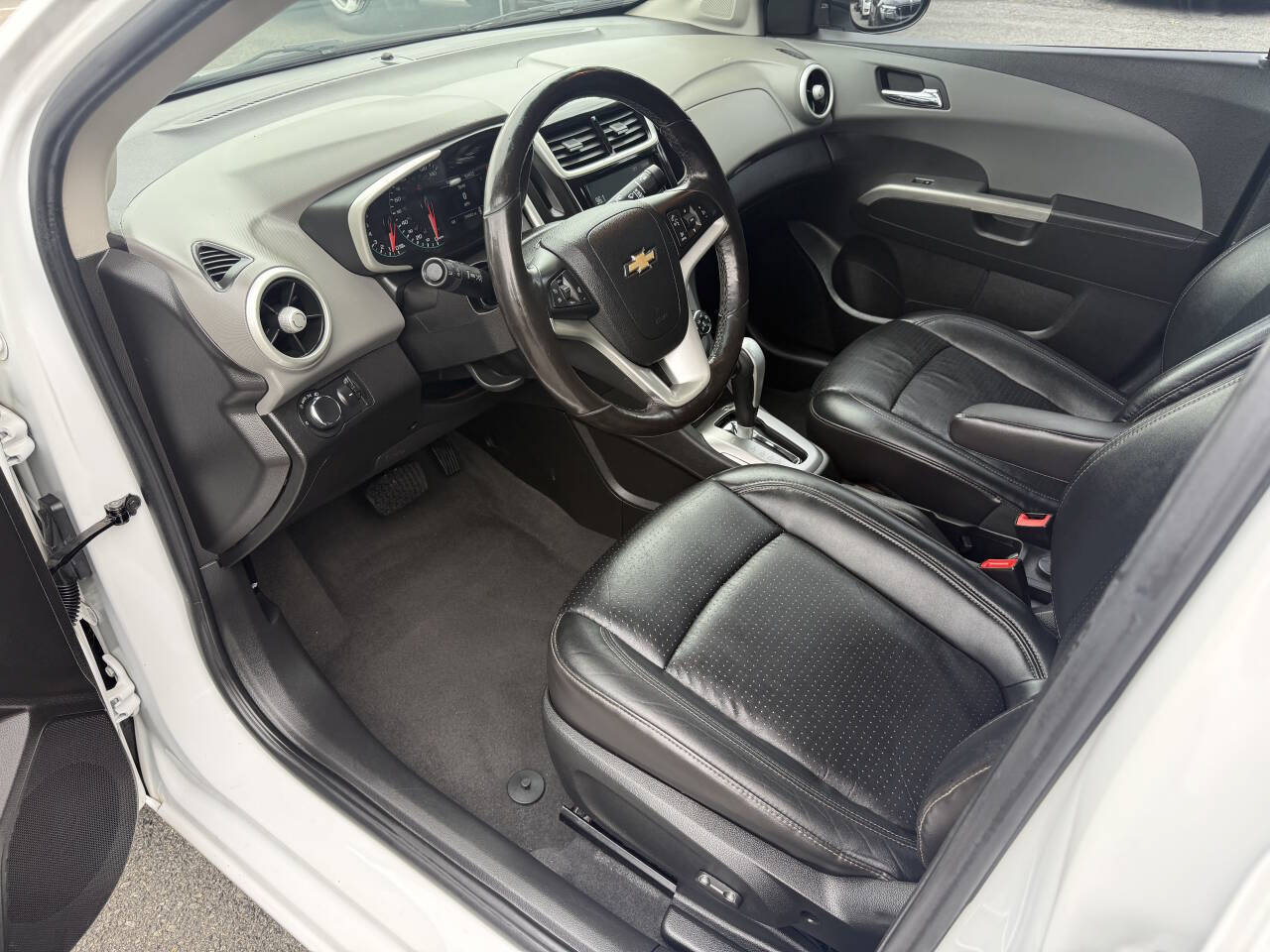 Used 2017 Chevrolet Sonic Premier FWD image 8