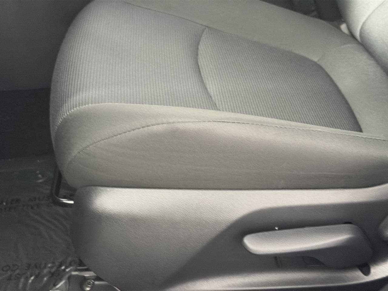 Used 2025 Toyota RAV4 LE AWD/4WD image 17