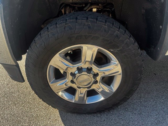 Used 2017 GMC Sierra 2500 SLT w/ Duramax Plus Package AWD/4WD image 11