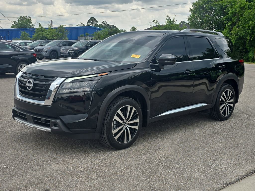 Used 2025 Nissan Pathfinder Platinum w/ Cargo Package