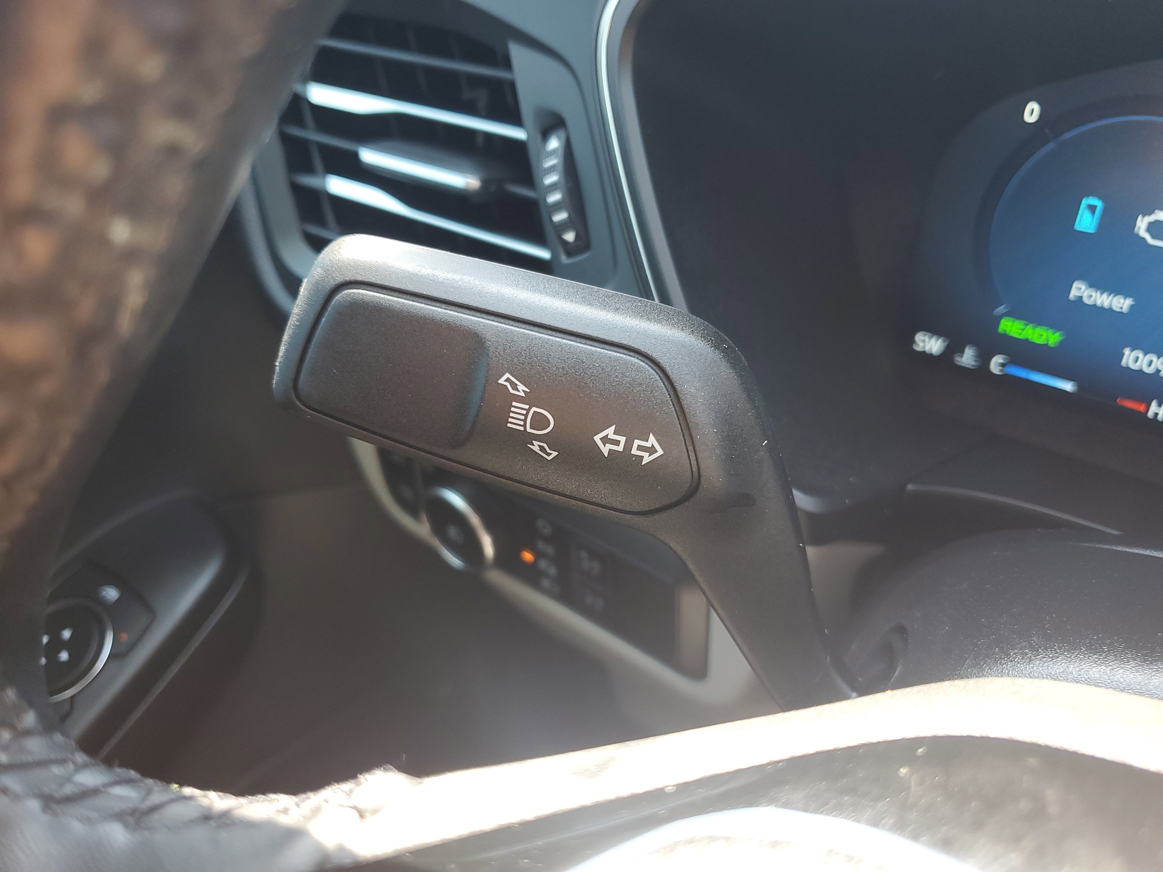 Used 2023 Ford Escape Platinum w/ Premium Technology Package image 31