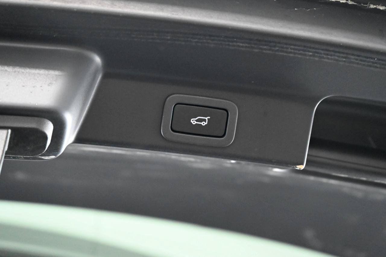 Used 2021 Jaguar F-PACE SVR AWD/4WD image 48
