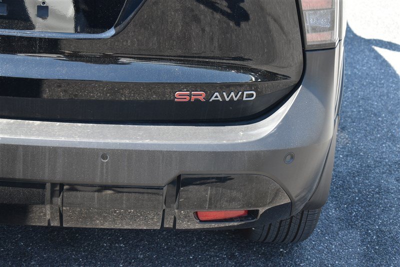 Used 2025 Nissan Kicks SR AWD/4WD image 6