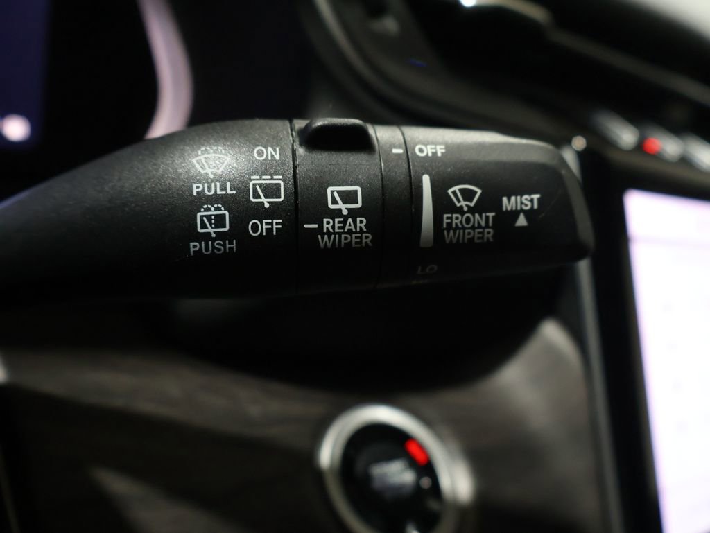 Used 2023 Jeep Grand Cherokee Limited image 37