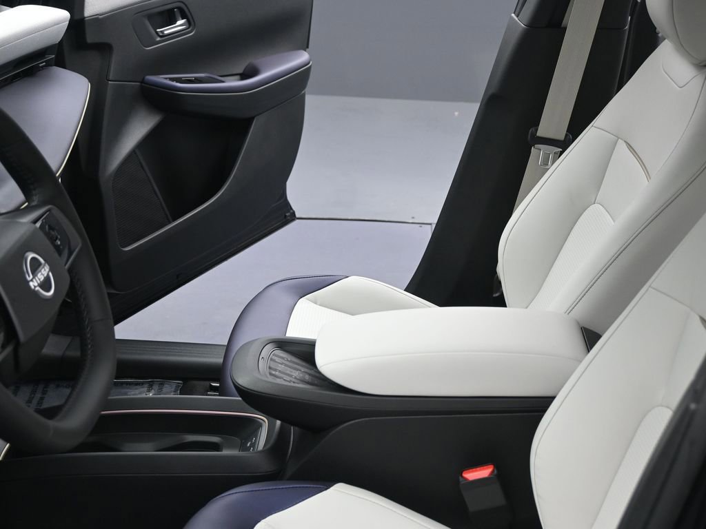 New 2026 Nissan Leaf SV+ w/ Floor Mat Package (SV+) FWD image 17