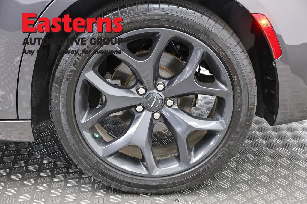 Used 2023 Chrysler 300 S RWD image 32