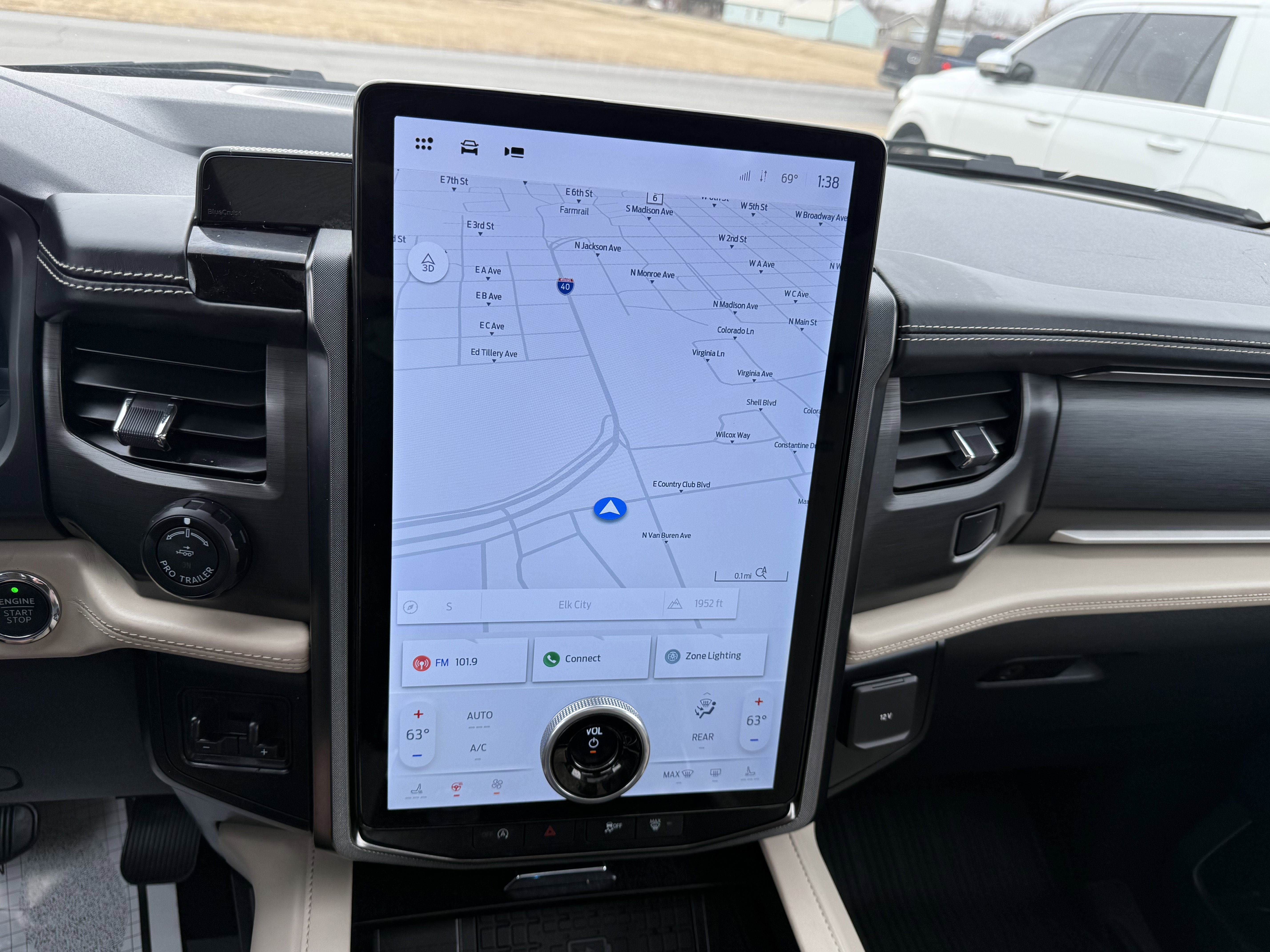 Used 2024 Ford Expedition Platinum image 7