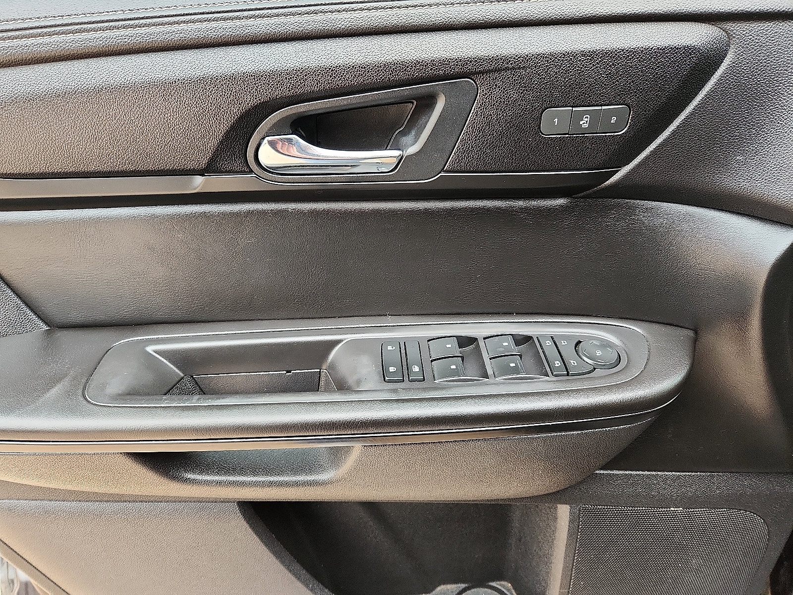 Used 2017 Chevrolet Traverse LT image 12