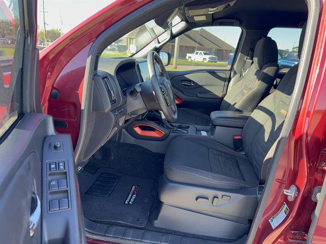 Used 2025 Nissan Frontier PRO-4X AWD/4WD image 8
