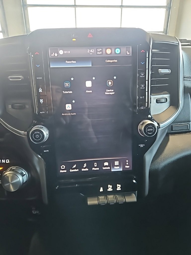 Used 2025 RAM 1500 Laramie image 30