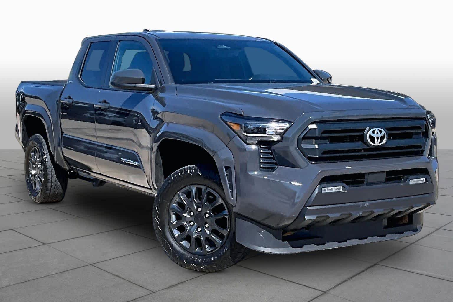 Used 2025 Toyota Tacoma SR5 AWD/4WD image 3