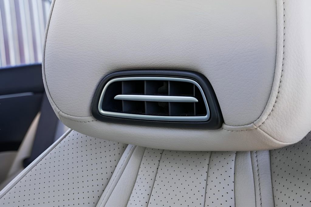 Used 2024 Mercedes-Benz CLE 300 4MATIC Cabriolet image 39