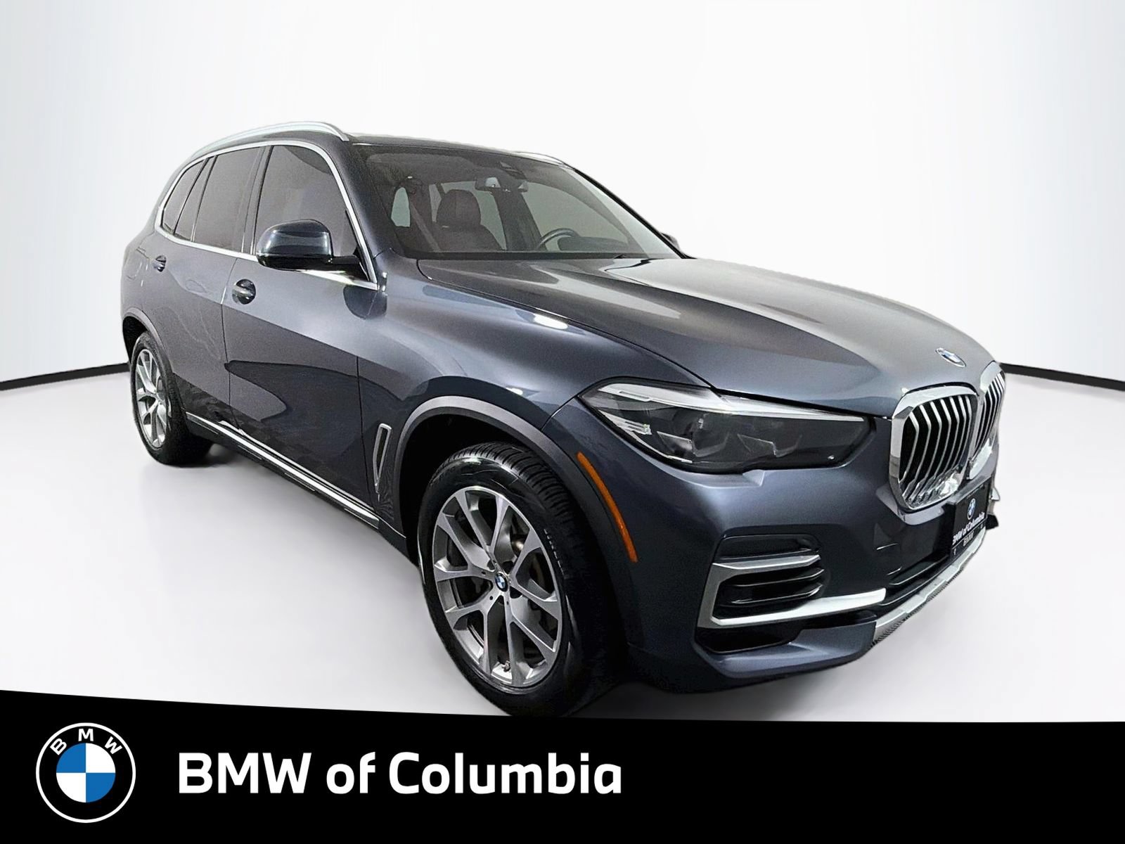 Used 2022 BMW X5 xDrive40i w/ Parking Assistance Package AWD/4WD image 1