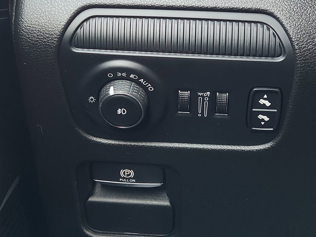 Used 2024 Jeep Wagoneer Series II w/ Flexible Seating Group image 23