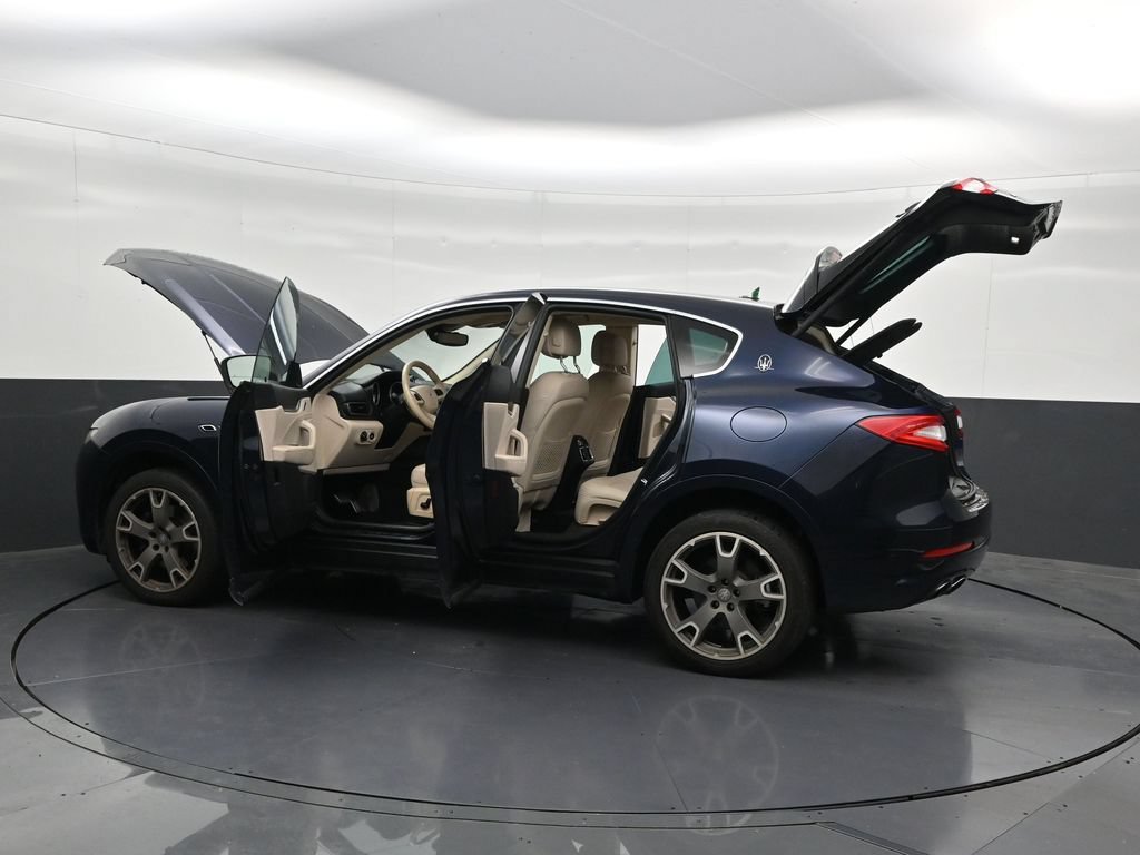 Used 2019 Maserati Levante AWD/4WD image 33