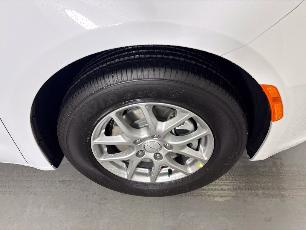 New 2027 Chrysler Pacifica LX FWD image 11