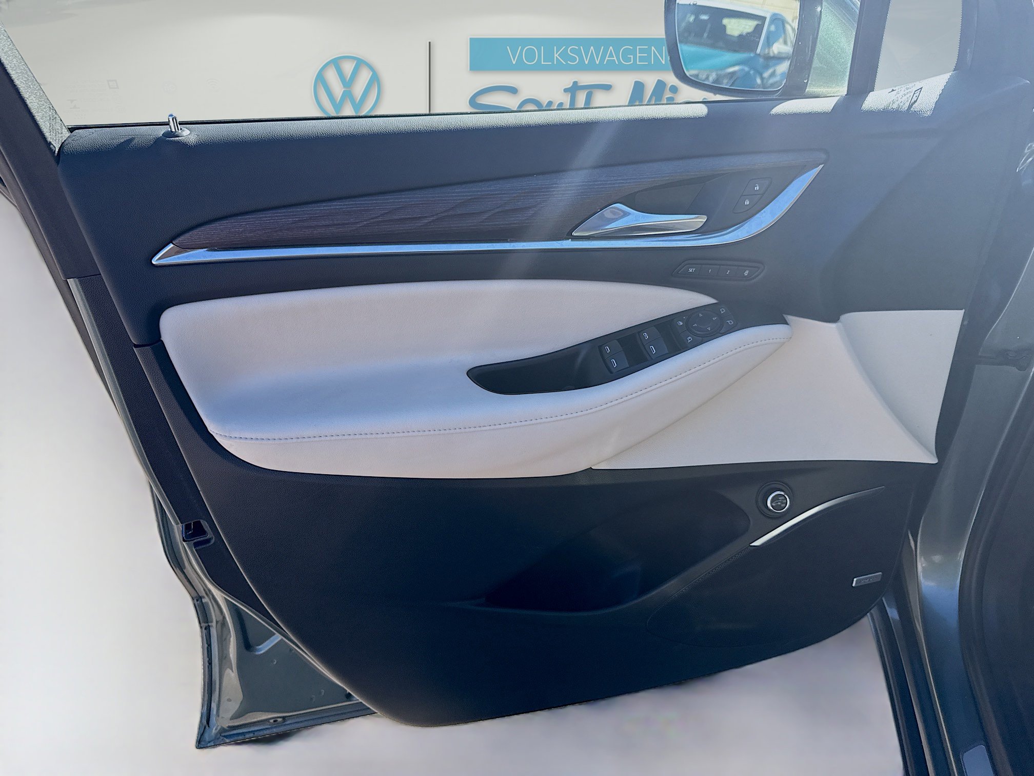 Used 2022 Buick Enclave Avenir w/ Avenir Technology Package image 20