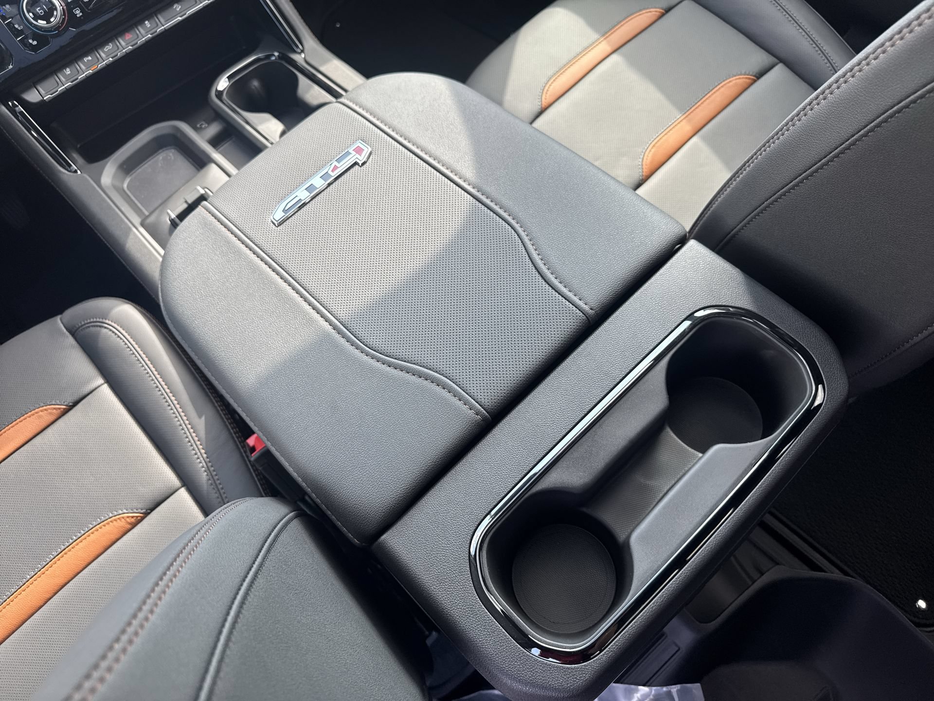 New 2026 GMC Sierra 2500 AT4 w/ AT4 Premium Plus Package AWD/4WD image 23