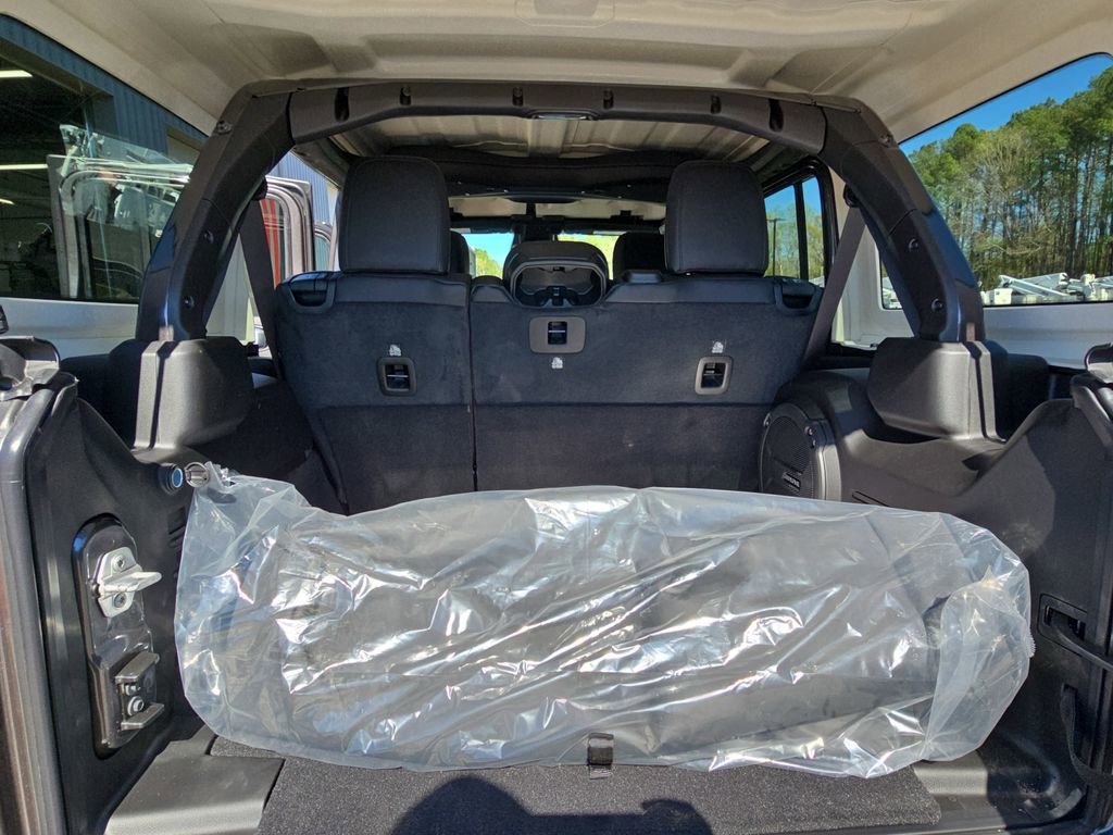 New 2026 Jeep Wrangler Sahara AWD/4WD image 34