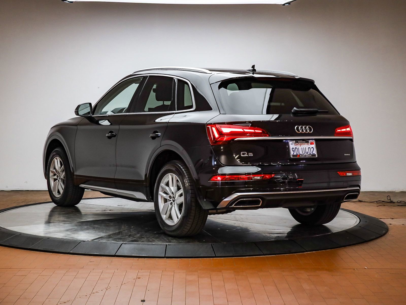 Used 2023 Audi Q5 2.0T Premium AWD/4WD image 2