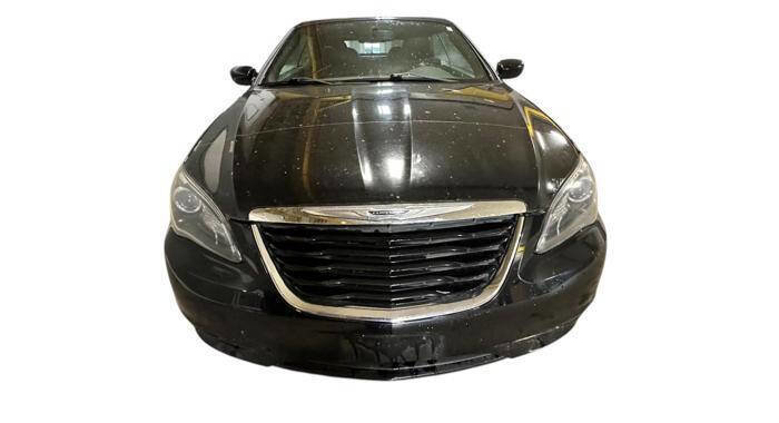Used 2011 Chrysler 200 S FWD image 9