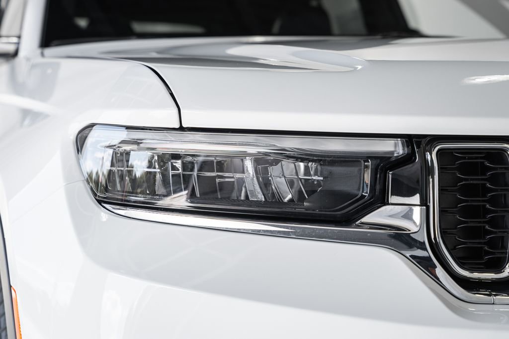 New 2025 Jeep Grand Cherokee Limited w/ MOPAR Finishing Package image 13