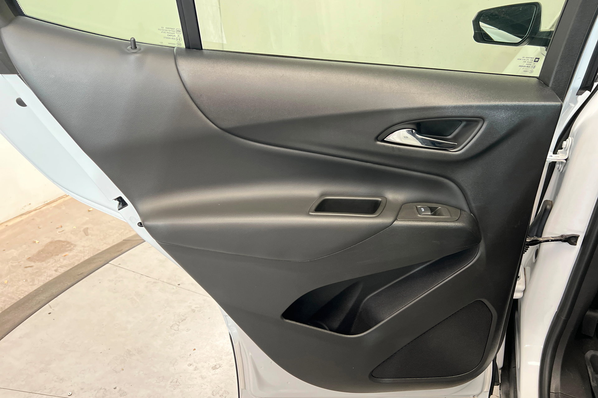 Used 2023 Chevrolet Equinox LT w/ LPO, Floor Liner Package image 19