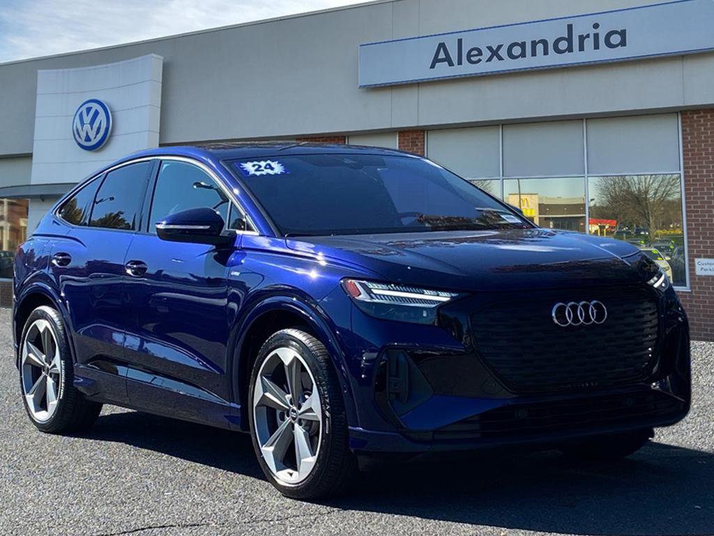 Used 2024 Audi Q4 e-tron Prestige w/ Black Optic Plus Package