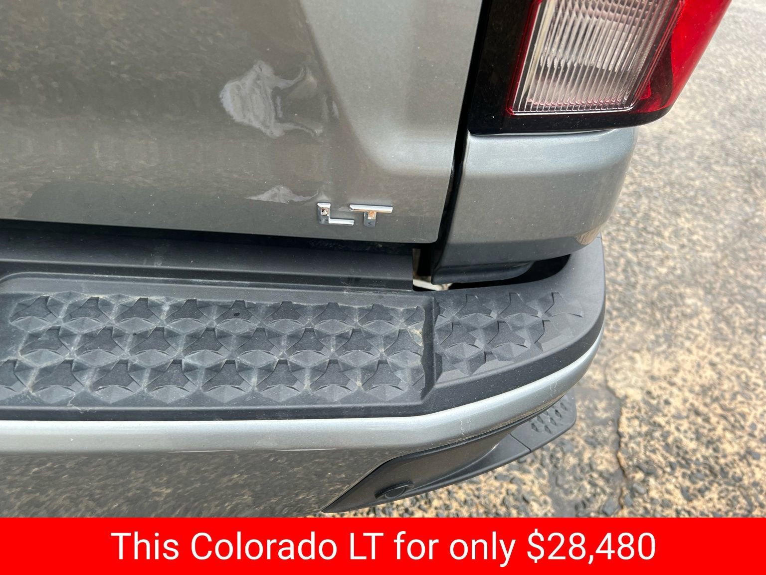 Used 2023 Chevrolet Colorado LT w/ LT Convenience Package II image 17