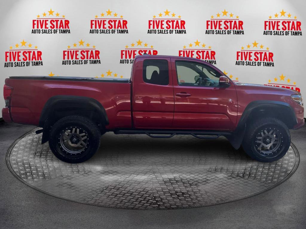 Used 2017 Toyota Tacoma TRD Off-Road w/ Premium & Technology Package image 8