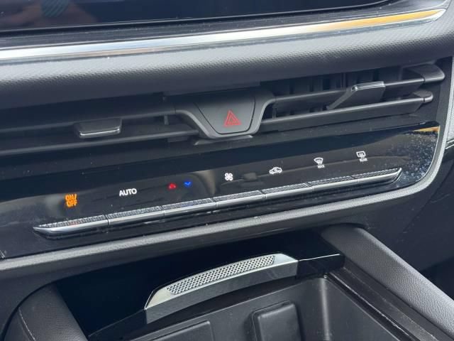 Used 2024 Buick Envision Preferred AWD/4WD image 28