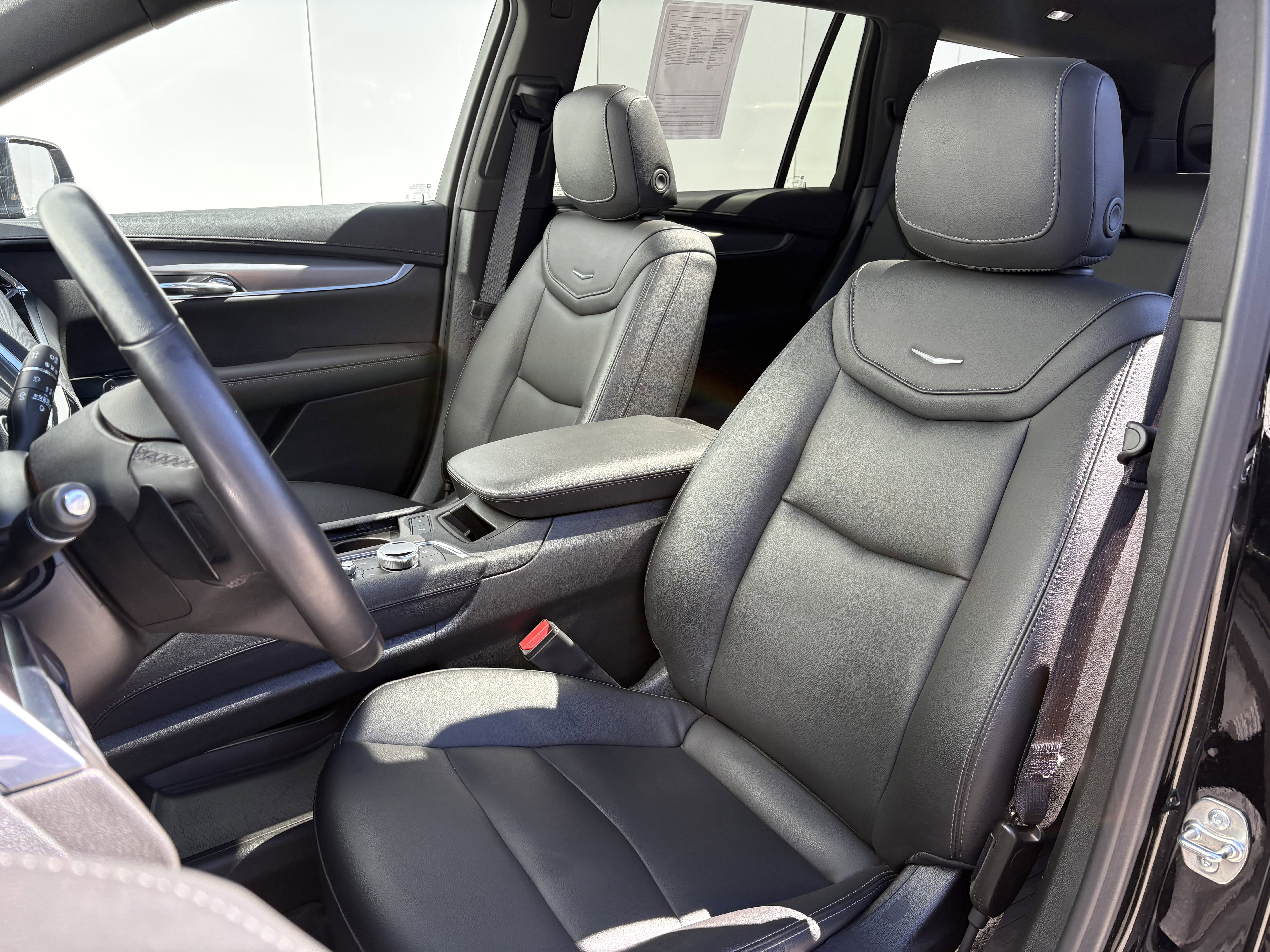 Certified 2024 Cadillac XT6 Luxury w/ LPO, Floor Liner Package image 12