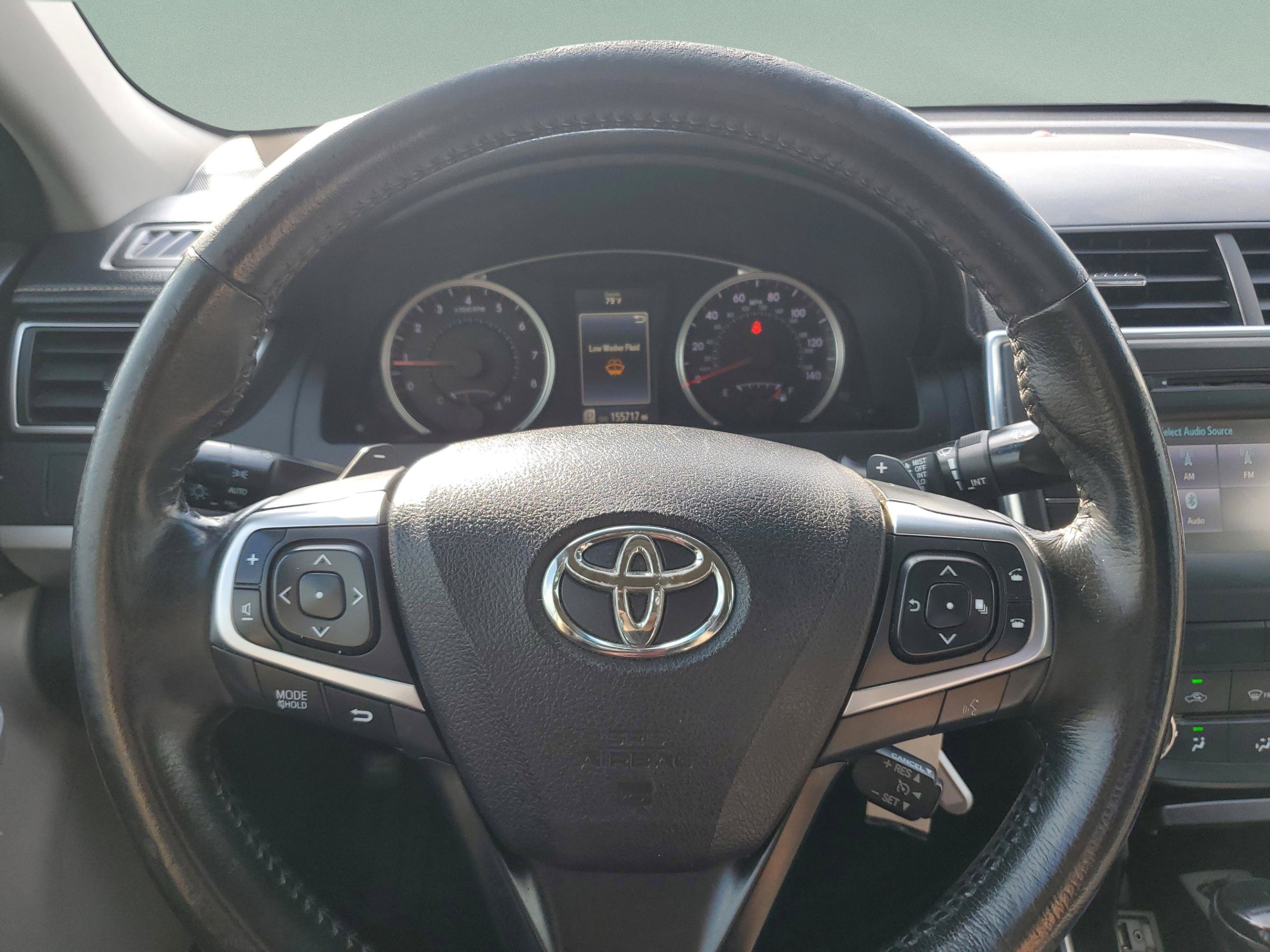 Used 2015 Toyota Camry SE FWD image 18